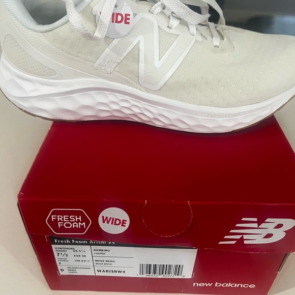New ln Box New Balance Fresh Foam Women’s Arishi V4 Running Shoe - Picture 6 of 6